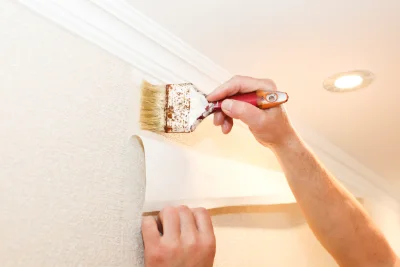 Pose de papier peint à Tigy — revêtements muraux et toiles de verre